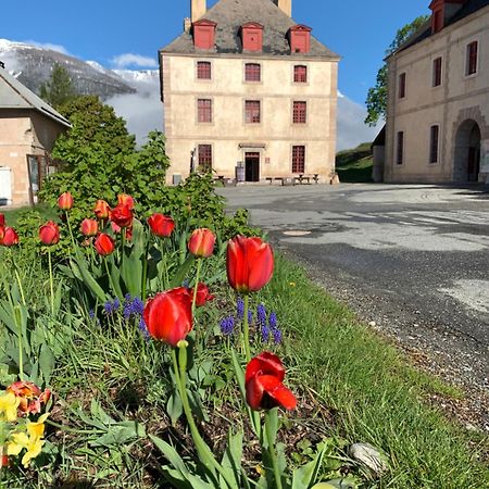Le Pavillon Des Officiers Apart otel Mont-Dauphin Dış mekan fotoğraf