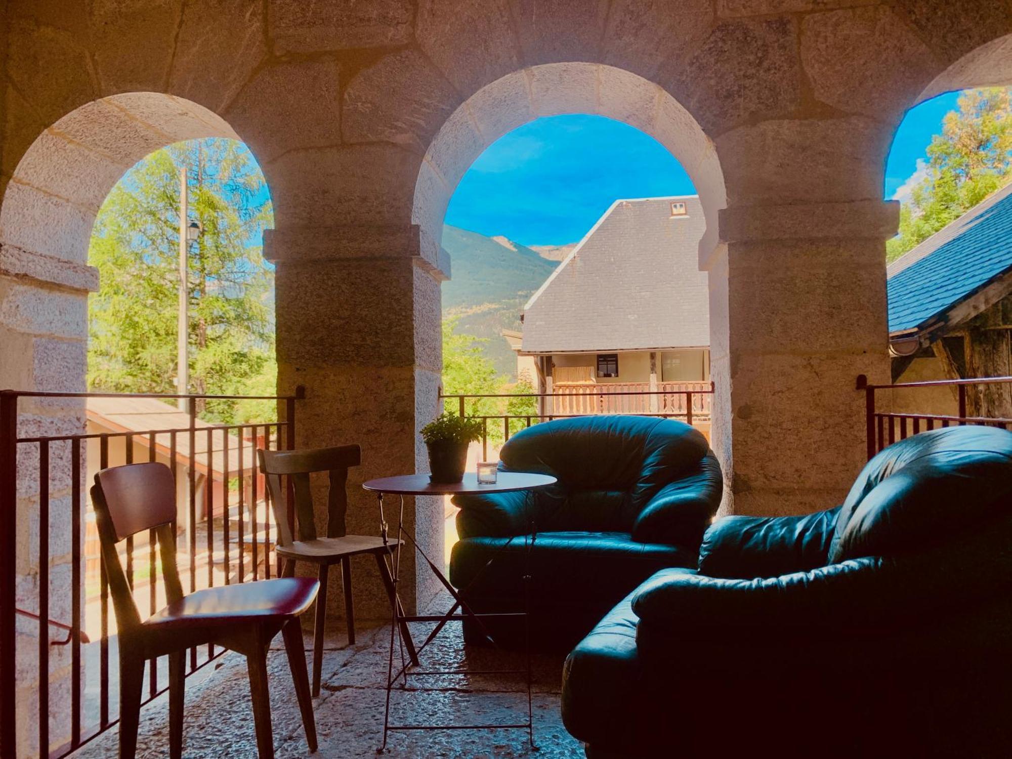 Le Pavillon Des Officiers Apart otel Mont-Dauphin Dış mekan fotoğraf