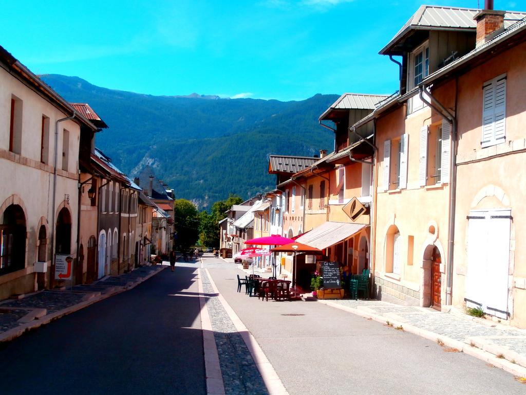 Le Pavillon Des Officiers Apart otel Mont-Dauphin Dış mekan fotoğraf