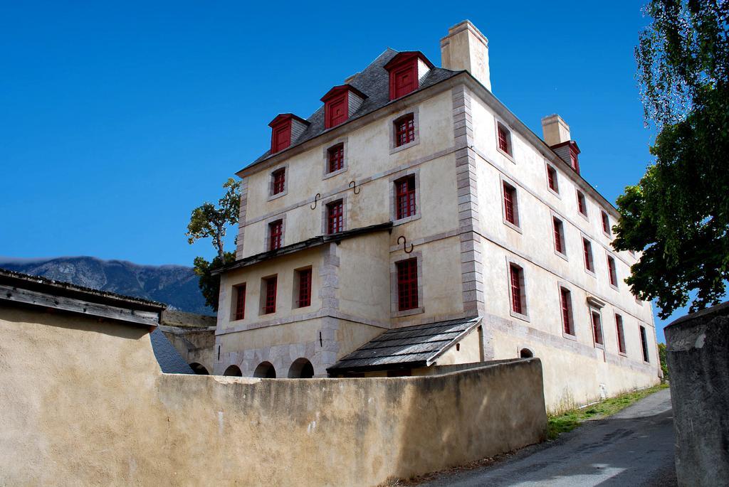 Le Pavillon Des Officiers Apart otel Mont-Dauphin Dış mekan fotoğraf